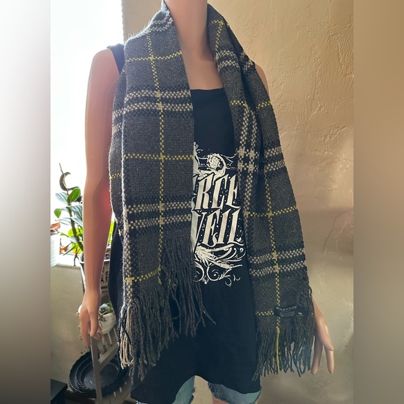 Burberry London Gray Cashmere Plaid Scarf - Picture 4 of 5